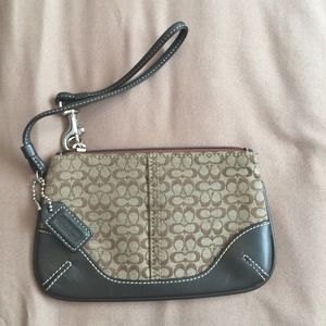 ❌SOLD❌ Authentic Coach Wristlet